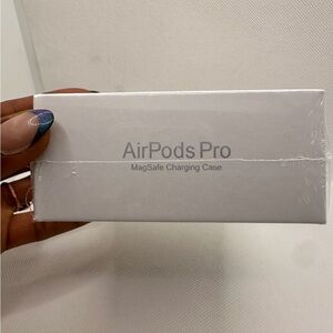 Apple AirPods Pro with MagSafe Charging Case - Silver